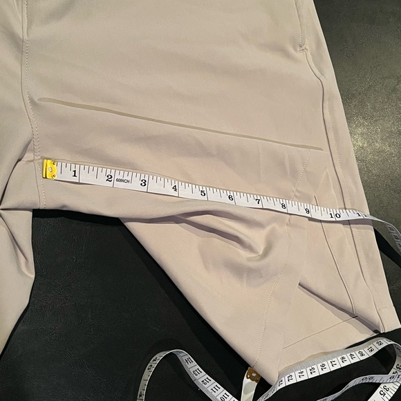 Under Armour Khaki Shorts - Picture 10 of 11